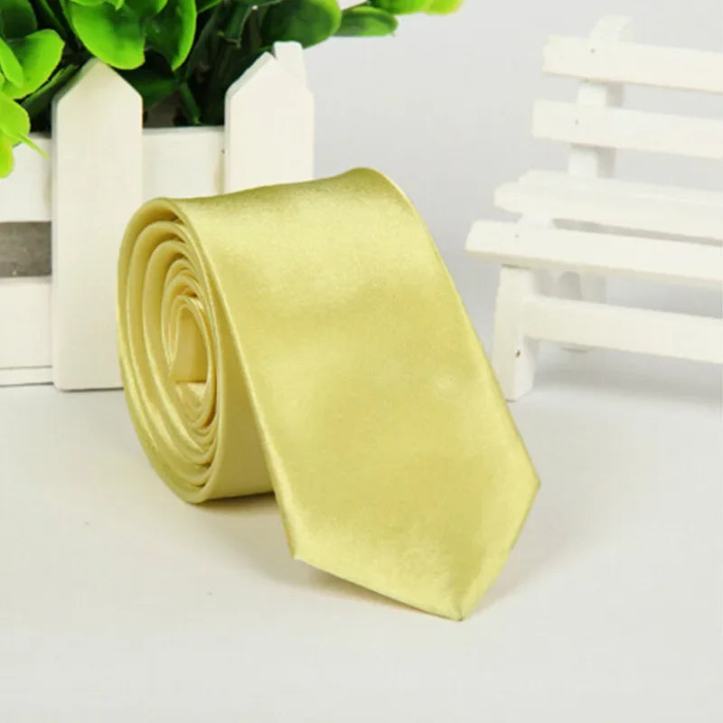 35 kleuren Nieuwe stijlvolle 5 cm smalle effen stropdas voor heren. U kiest kleuren. Mode-uniform stropdas.