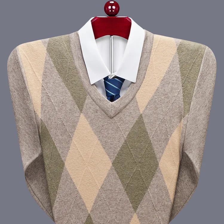 Men's Diamond Pattern V-Neck Sweater Stylish Autumn/Winter Business Casual Knitwear Elegant British Style Male Sweater Size M-4XL