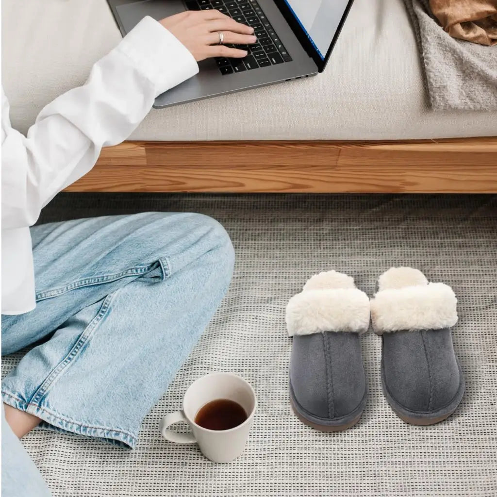 Unisex Winter Fur Slippers Home Suede Mules Short Plush Slippers For Indoor Warm Cosy Fuzzy Flats Slides For Men & Women