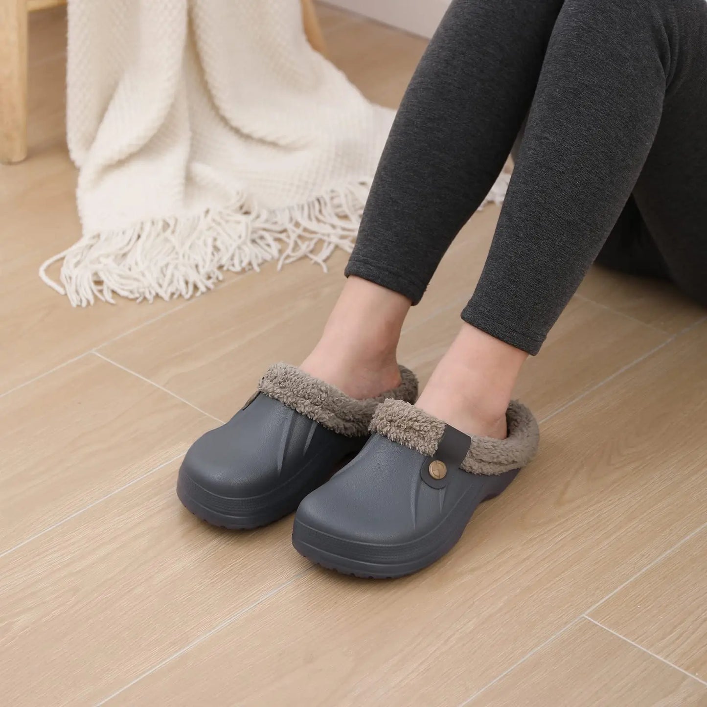 Unisex Plush Garden Winter Slippers Fur Clogs Slippers Non-Slips Cosy Fuzzy Home Slides With Soft Furry Waterproof For Men & Women