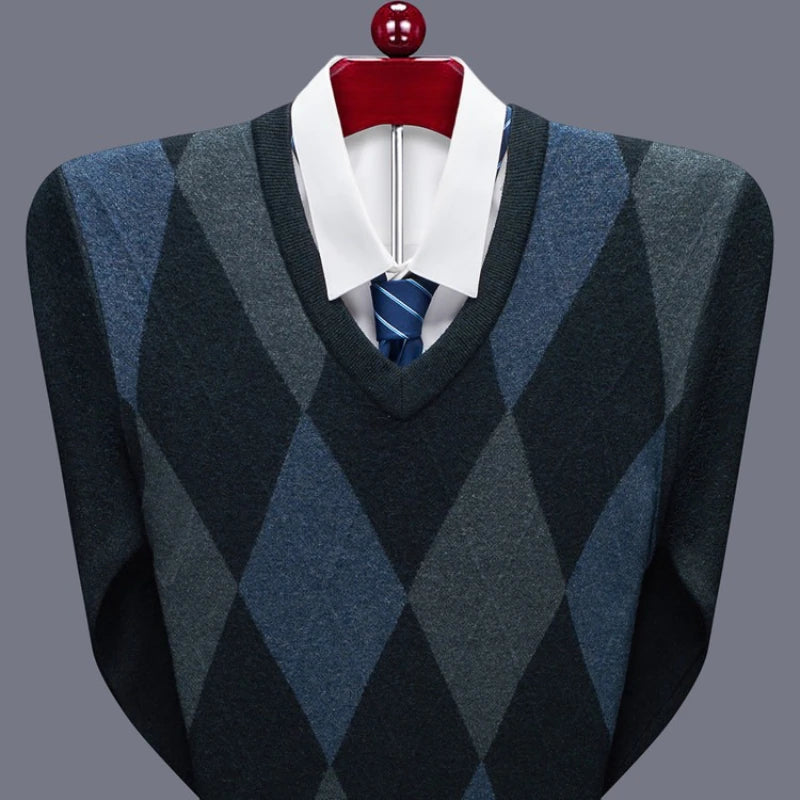 Men's Diamond Pattern V-Neck Sweater Stylish Autumn/Winter Business Casual Knitwear Elegant British Style Male Sweater Size M-4XL