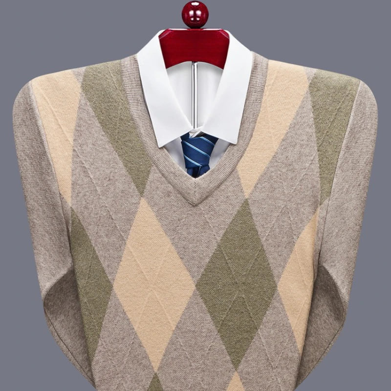 Men's Diamond Pattern V-Neck Sweater Stylish Autumn/Winter Business Casual Knitwear Elegant British Style Male Sweater Size M-4XL