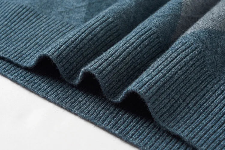 Men's Diamond Pattern V-Neck Sweater Stylish Autumn/Winter Business Casual Knitwear Elegant British Style Male Sweater Size M-4XL