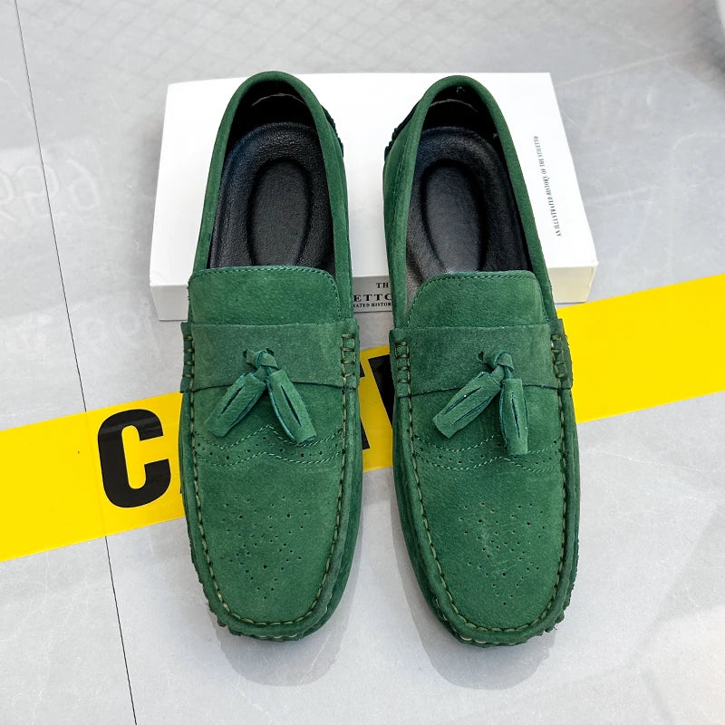 2024 Nieuwe modieuze loafers met kwastjes voor heren, groene jeugd, trendy mocassins, Engelse herenschoenen, grote maten 47-48