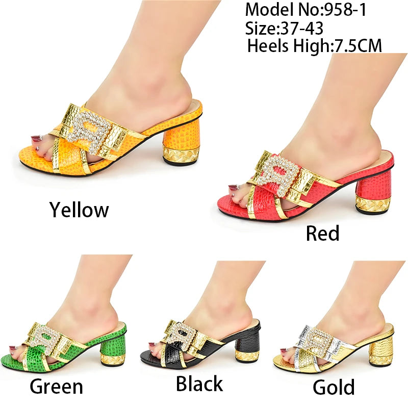 Fashion Wedding Shoes for Women Bride Luxery Shoes Women Patent Leather Rhinestone Women Party Pumps Decorated with Rhinestone