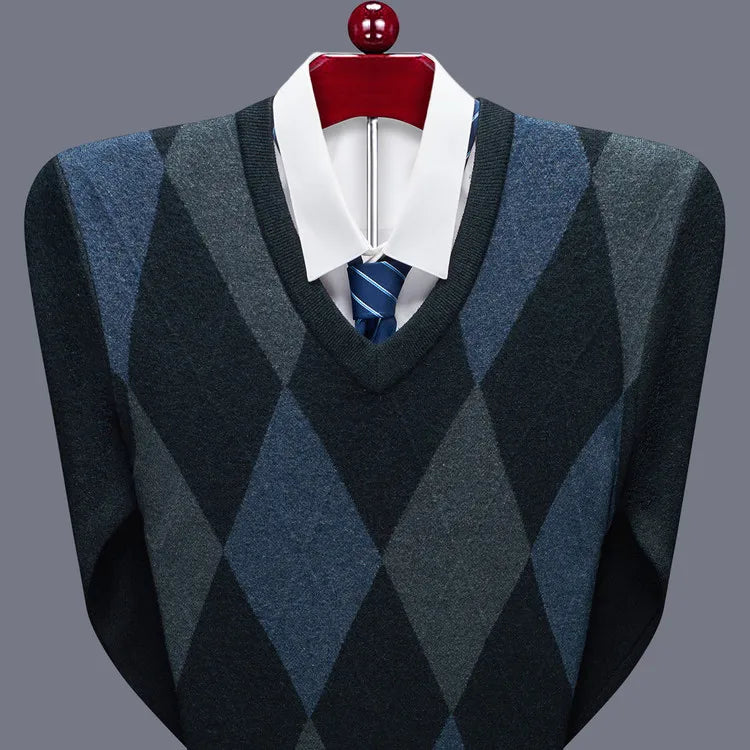 Men's Diamond Pattern V-Neck Sweater Stylish Autumn/Winter Business Casual Knitwear Elegant British Style Male Sweater Size M-4XL