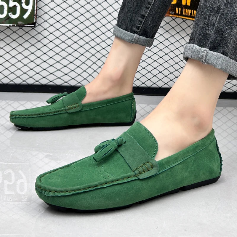 2024 Nieuwe modieuze loafers met kwastjes voor heren, groene jeugd, trendy mocassins, Engelse herenschoenen, grote maten 47-48