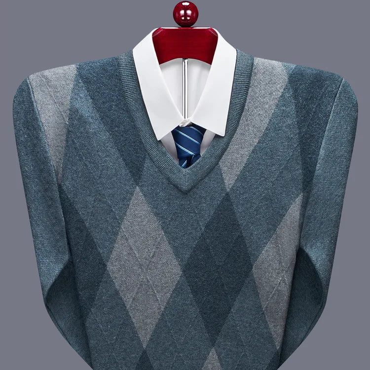 Men's Diamond Pattern V-Neck Sweater Stylish Autumn/Winter Business Casual Knitwear Elegant British Style Male Sweater Size M-4XL