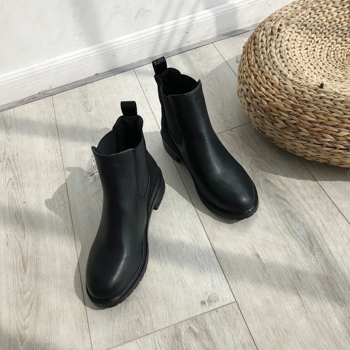 Women's Chelsea Boots Black PU Leather Round Toe Low Heels Snow Retro Chunky Heel Platform British Sole Autumn Winter Wear