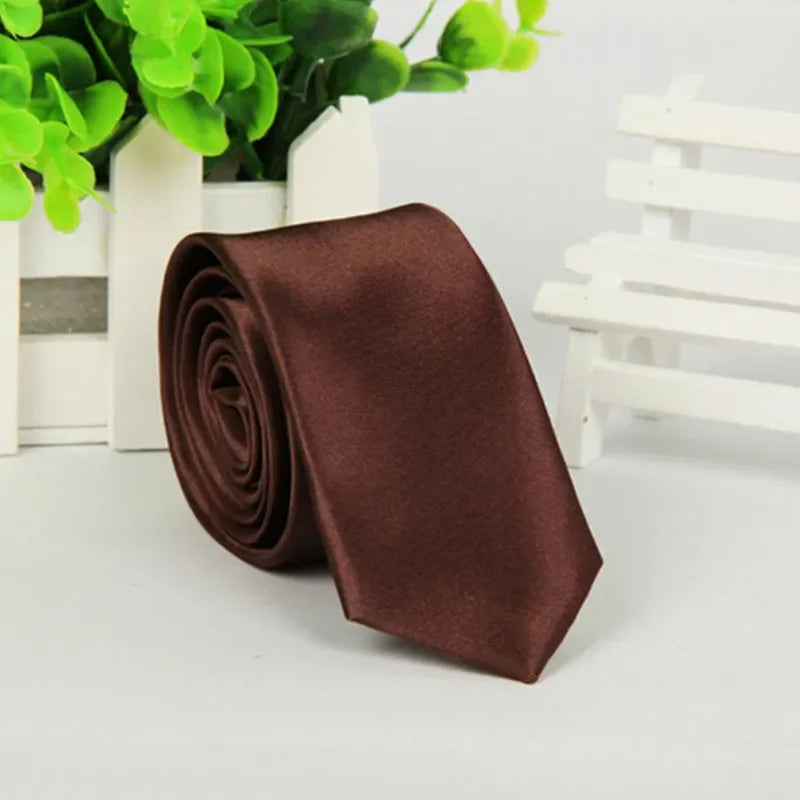 35 kleuren Nieuwe stijlvolle 5 cm smalle effen stropdas voor heren. U kiest kleuren. Mode-uniform stropdas.