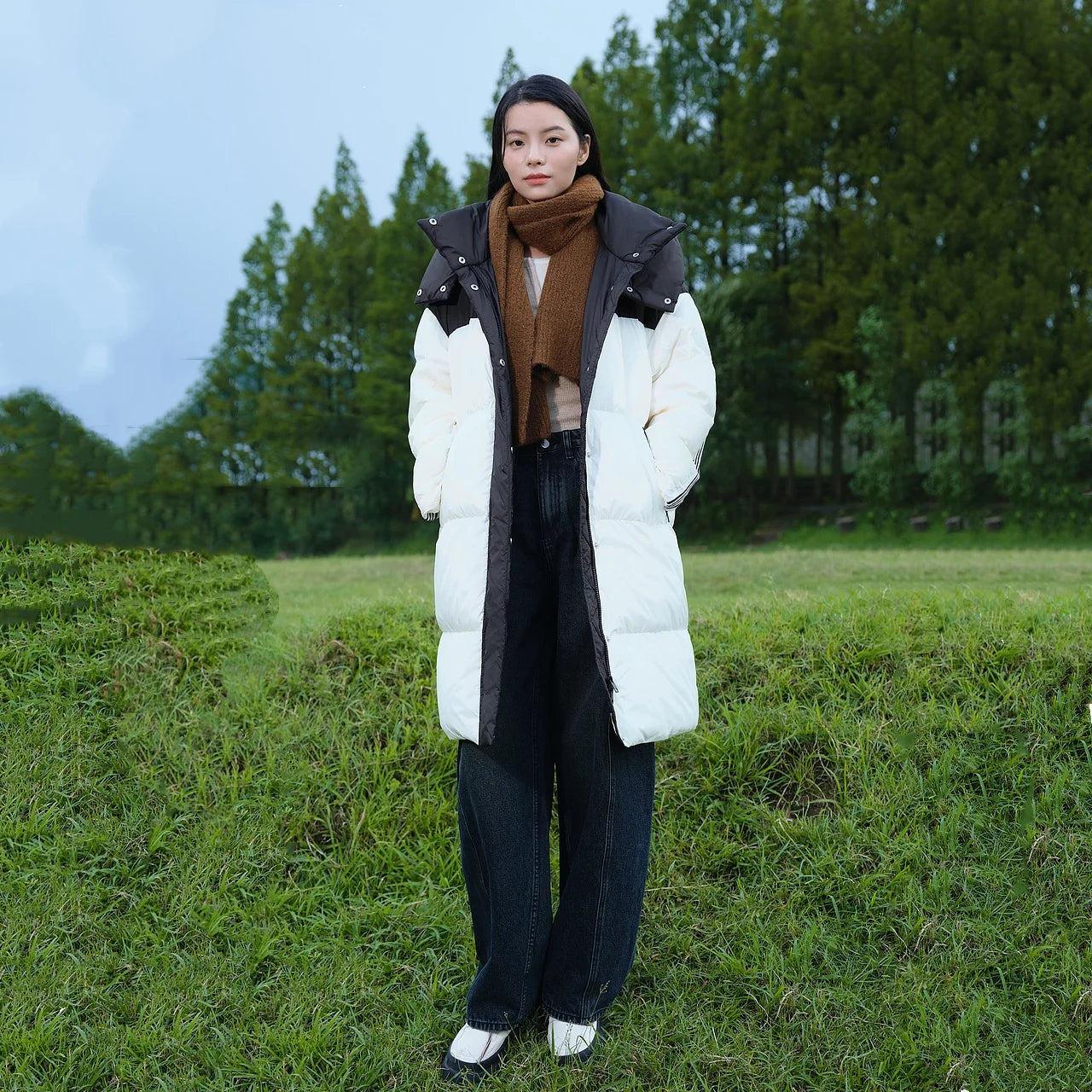 Women's Knee-Length Padded Coat With Detachable Hood, Stylish Colour-Blocking Windproof, Warm Duck Down Jacket For ladies