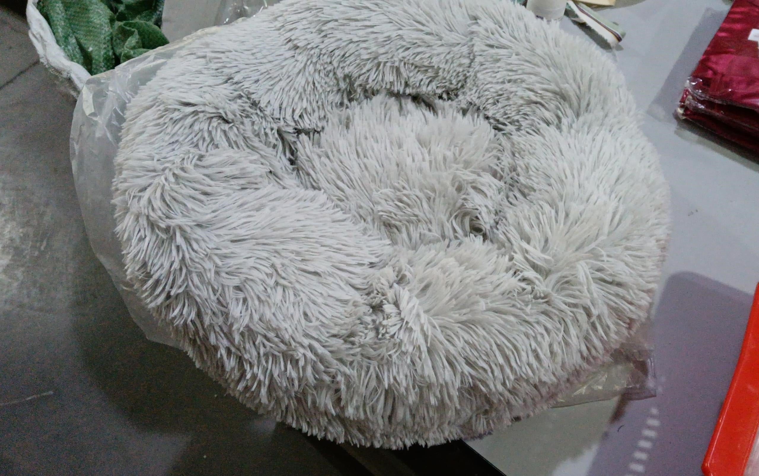 Pet Round Plush Beds For Small Dogs And Cats With Litter Kennel Feature - Suitable For a Puppy