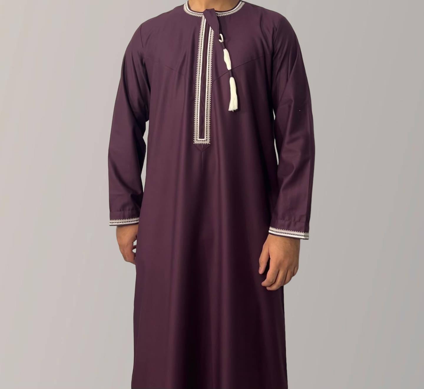 Solid Colour Round Neck Embroidered Thick Tassel Oman Gowns And Suitable For Saudi Arabia Men