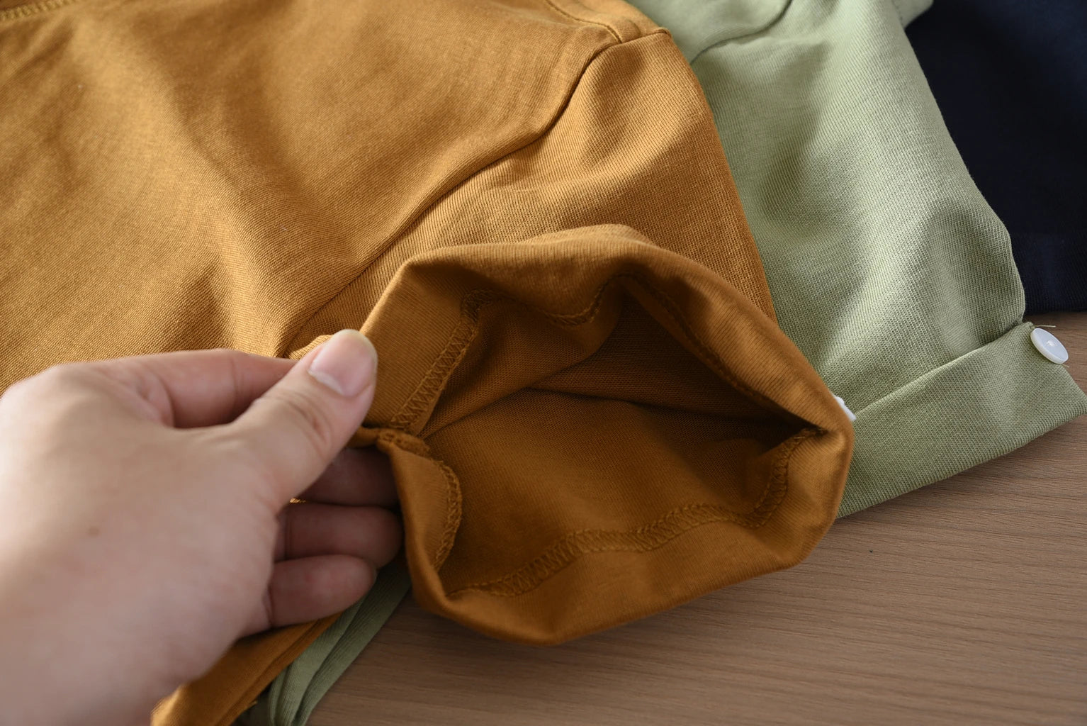 2025 Zomer Nieuw Amerikaans Retro Korte Mouw O-hals Effen Kleur T-shirt Heren Eenvoudige Mode 100% Katoen Gewassen Casual Jeugd Tops