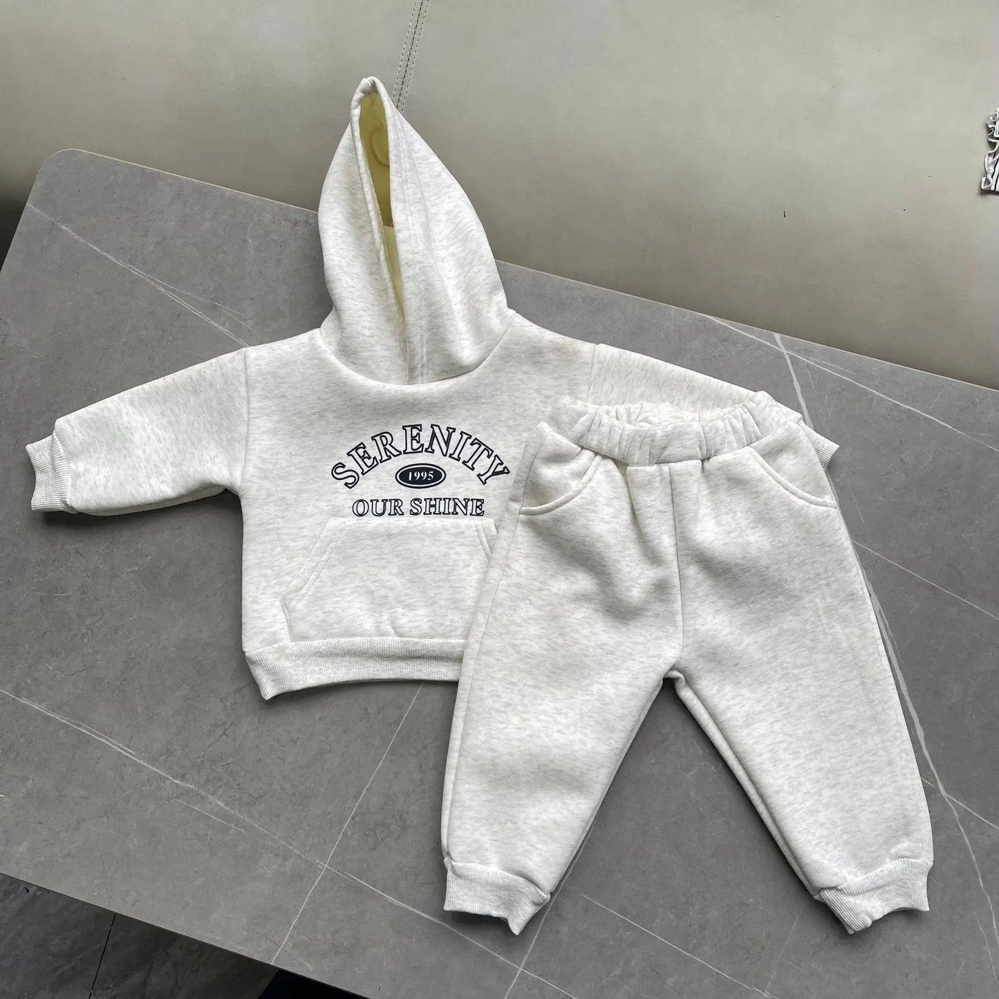 2025 Herfst Winter Nieuwe Baby Letter Print Hooded Sweatshirt + Sweatbroek 2PCS Pak Jongens Meisjes Casual Sportset Kinderoutfits 1-3Y