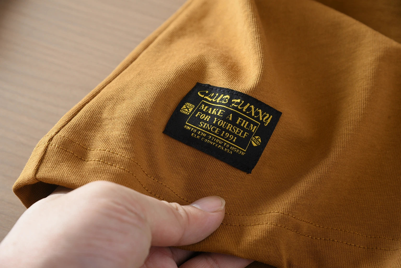 2025 Zomer Nieuw Amerikaans Retro Korte Mouw O-hals Effen Kleur T-shirt Heren Eenvoudige Mode 100% Katoen Gewassen Casual Jeugd Tops