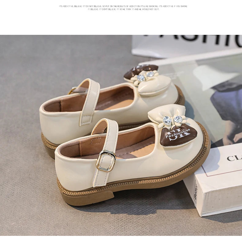 Stijlvolle leren strikschoenen voor meisjes, lente 2025, nieuwe mode, prinsessenschoenen voor bruiloften, kinderen, antislip, zachte zool, Mary Janes