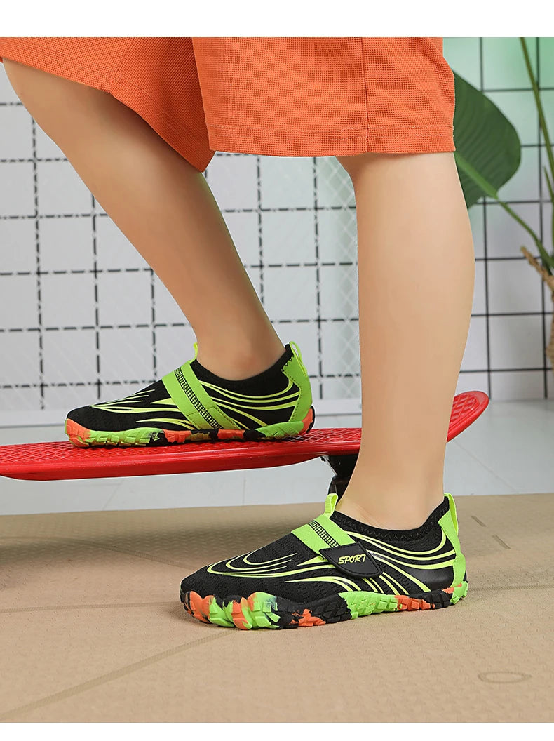 Kinderen op blote voeten waterschoenen voor kinderen Ademende, snel drogende sportschoenen Ideaal voor het strand Antislip voor brede voeten