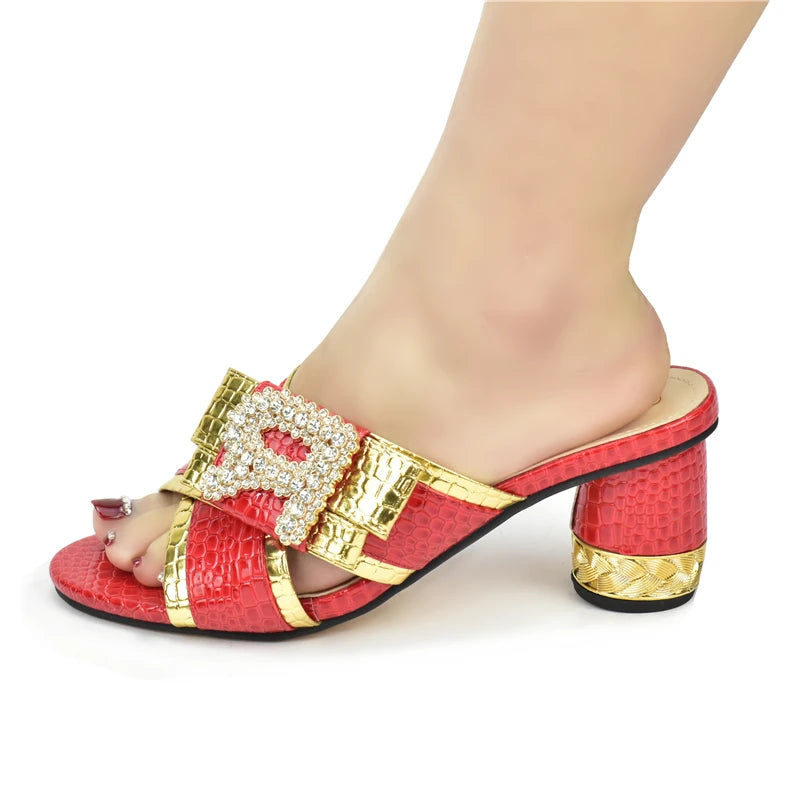 Fashion  Wedding Shoes for Women Bride Luxery Shoes Women Patent Leather Rhinestone Women Party Pumps Decorated with Rhinestone