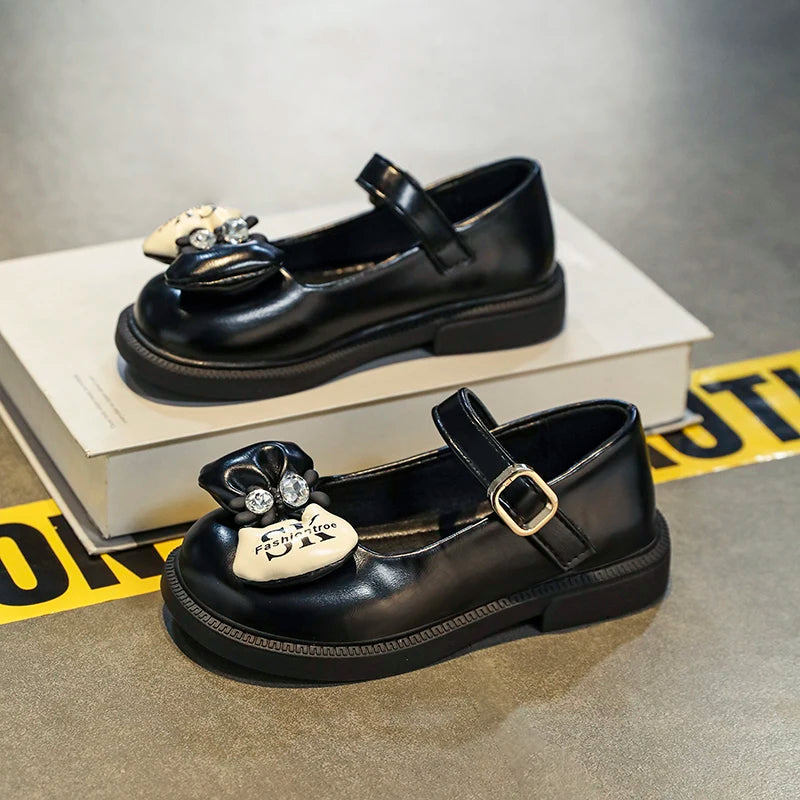 Stijlvolle leren strikschoenen voor meisjes, lente 2025, nieuwe mode, prinsessenschoenen voor bruiloften, kinderen, antislip, zachte zool, Mary Janes