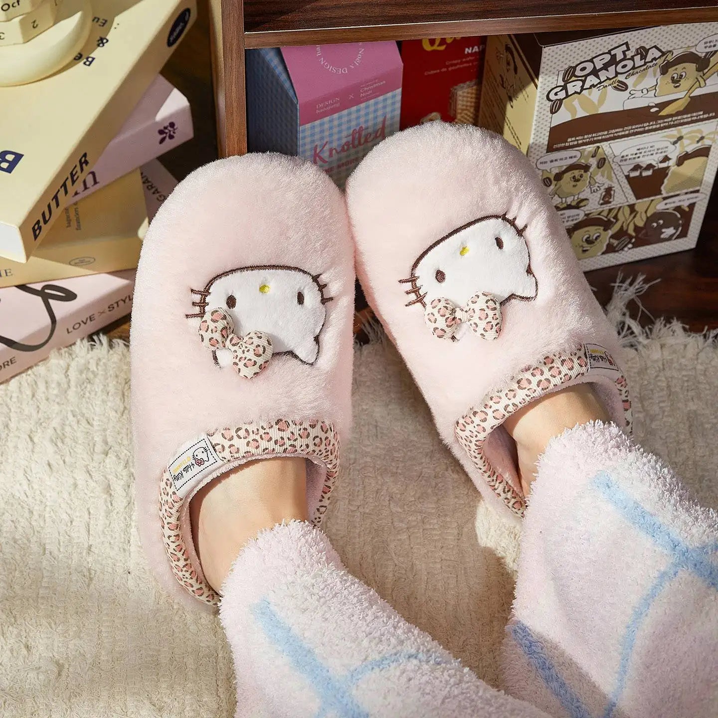 Kids' Slippers House Shoes Cotton Hello Kitty Winter Shoes Warm Anti-Slip Soft Bottom Shoes For Girls Size 36-41