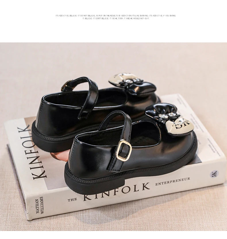 Stijlvolle leren strikschoenen voor meisjes, lente 2025, nieuwe mode, prinsessenschoenen voor bruiloften, kinderen, antislip, zachte zool, Mary Janes