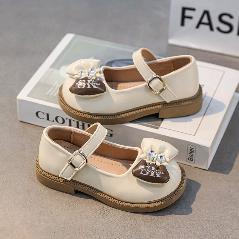 Stijlvolle leren strikschoenen voor meisjes, lente 2025, nieuwe mode, prinsessenschoenen voor bruiloften, kinderen, antislip, zachte zool, Mary Janes