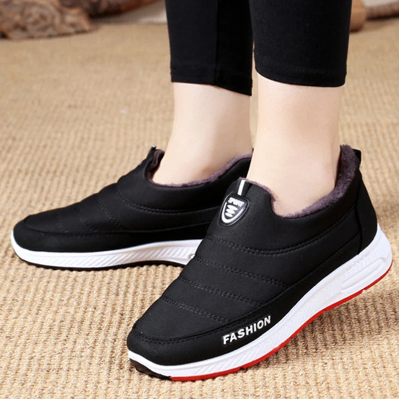 Snow Boots Woman 2025 Trend Woman Shoes Slip On Women Shoes Fur Platform Ankle Boots Flat Winter Boots Women Botas Mujer