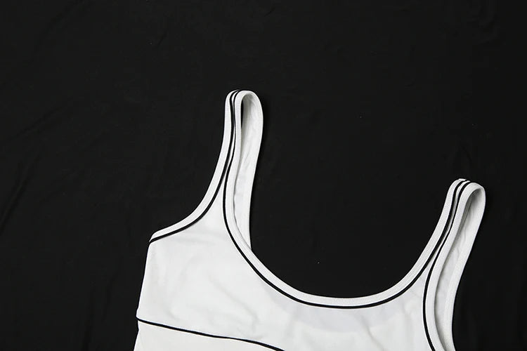 Geribbelde 2-delige set voor dames, zwarte string tanktops zonder rug + korte rok met zijsplit, zomer 2025, nieuwe trend, bijpassende pakken