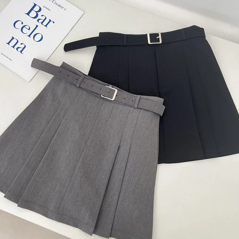 Preppy stijl A-lijn rok voor vrouwen Zomer Nieuwe hoge taille Zwart Grijs geplooide rokken Vrouwelijke casual studenten minirokken