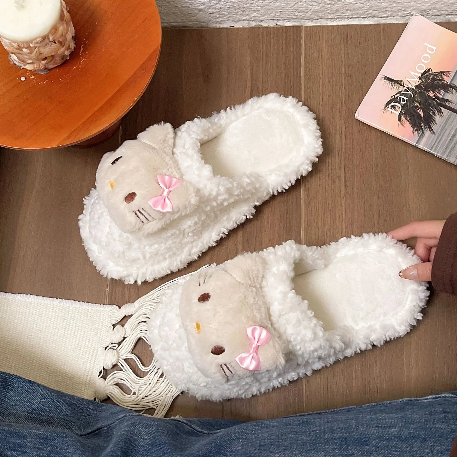 Kids' Slippers House Shoes Cartoon Hello Kitty Winter Shoes Warm Soft Bottom Anti-Slip Shoes For Girls Size 36-41
