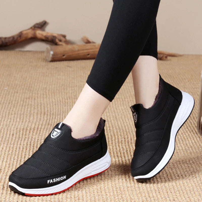 Snow Boots Woman 2025 Trend Woman Shoes Slip On Women Shoes Fur Platform Ankle Boots Flat Winter Boots Women Botas Mujer