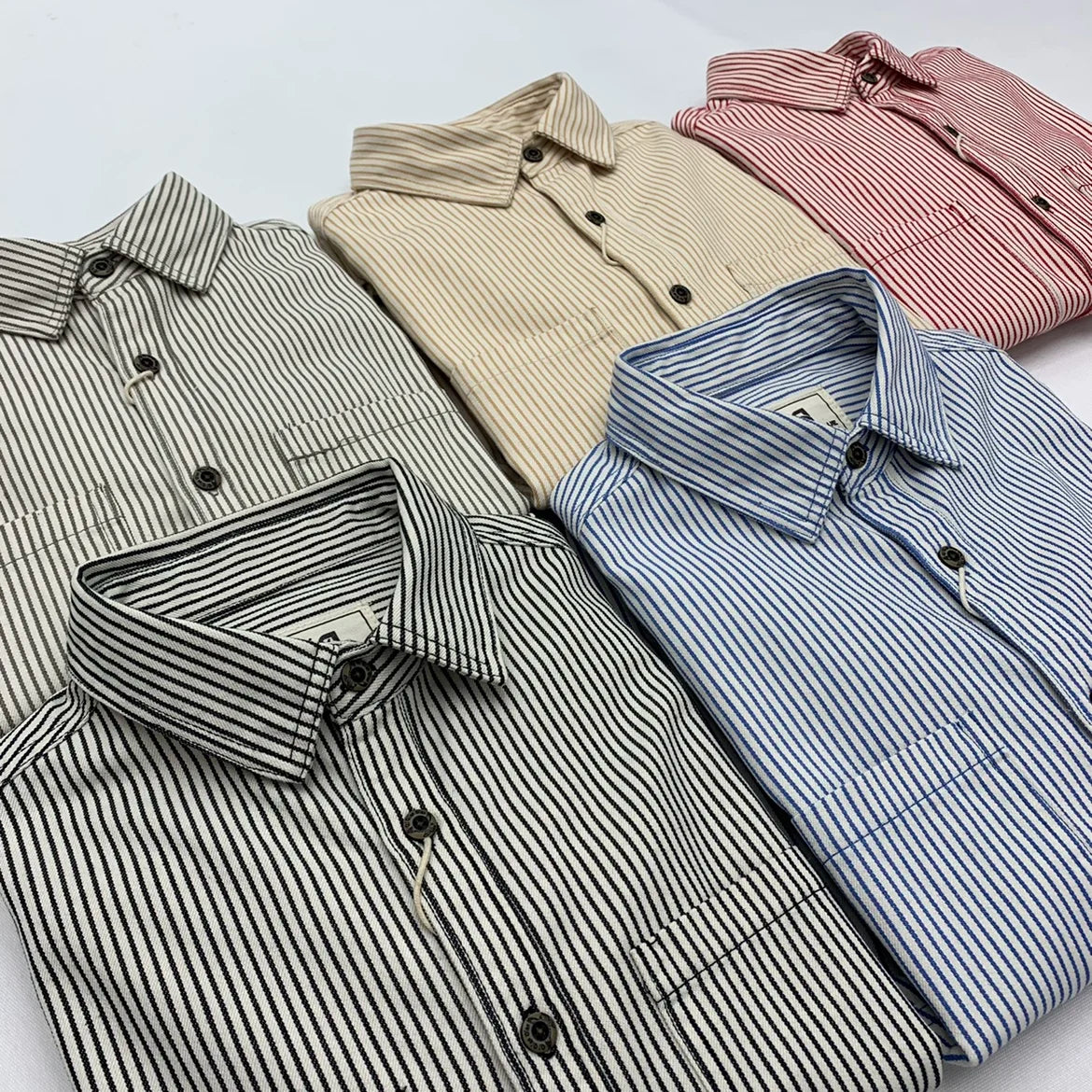 2025 Lente Nieuwe Japanse Retro Lange Mouw Revers Gestreepte Cargo Shirt Heren Amekaji 100% Katoen Gewassen Losse Dubbele Zakken Tops