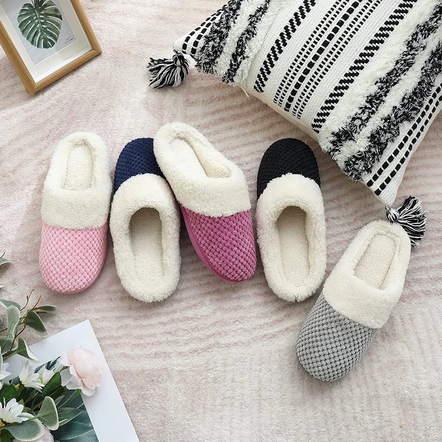 Unisex Winter Fur Slippers Warm Cosy Plush Fluffy Home Cotton Shoes Plush Anti-Skid and Indoor Furry Slippers For Men & Women