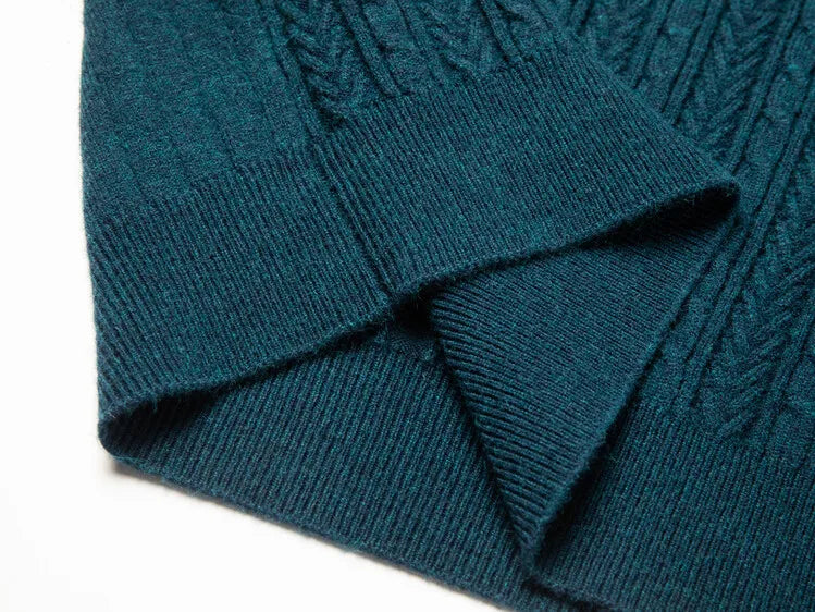 Men's Autumn and Winter Warm Turtleneck O-Neck Sweater, Thickened Slim-Fit Bottoming Shirt, Fine knitted Sweater Sizes M-4XL