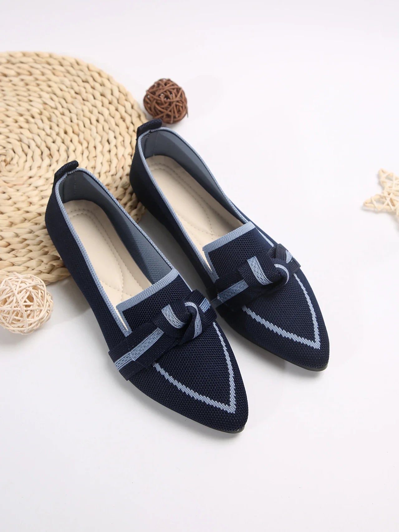 Women's Spring and Autumn Outfit Pointed Flat Breathable Casual Knot Shoes Women's Blue Pregnant Women's Low Heel Moon Shoes