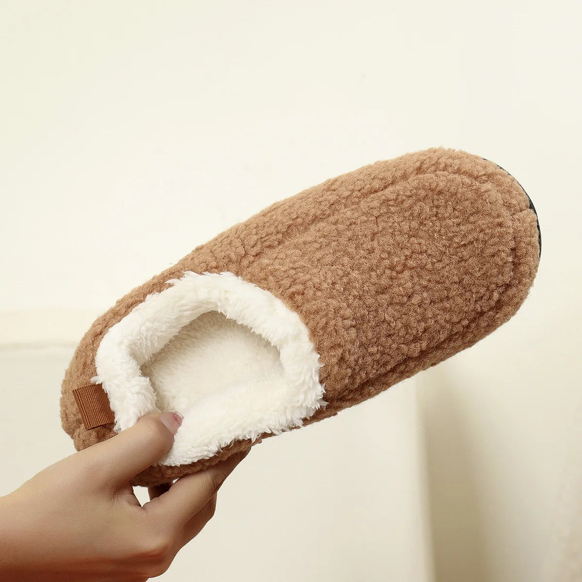 Women's Winter Fluffy Warm Slippers Short Plush Lined Home Shoes Suitable For Indoor and Outdoor Use With Anti-Skid Fuzzy Ladies Cotton Shoes