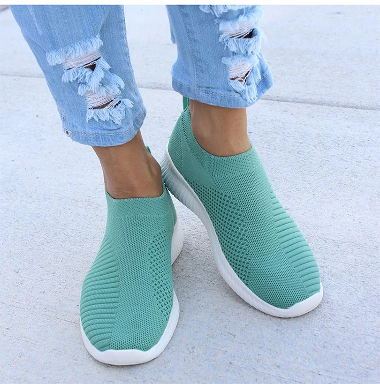 Fashion Casual Shoes 2025 New Women's Sneakers Walking Flat Women Sneakers Slip On Plus Size Ladies Vulcanize Shoes Woman Shoes