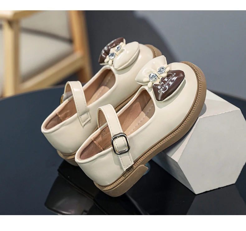 Stijlvolle leren strikschoenen voor meisjes, lente 2025, nieuwe mode, prinsessenschoenen voor bruiloften, kinderen, antislip, zachte zool, Mary Janes