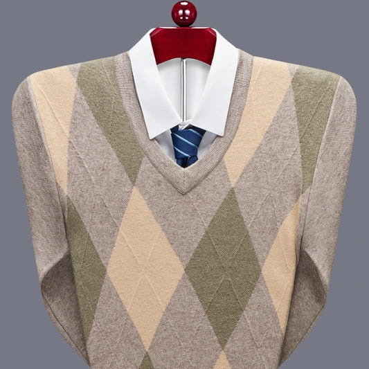 Men's Diamond Pattern V-Neck Sweater Stylish Autumn/Winter Business Casual Knitwear Elegant British Style Male Sweater Size M-4XL