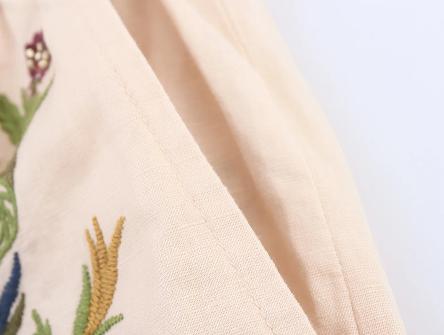 Casual shorts met bloemenborduursel voor dames, elastische tailleband en trekkoorden, polyester shorts voor de middelbare leeftijd, zomercollectie 2025