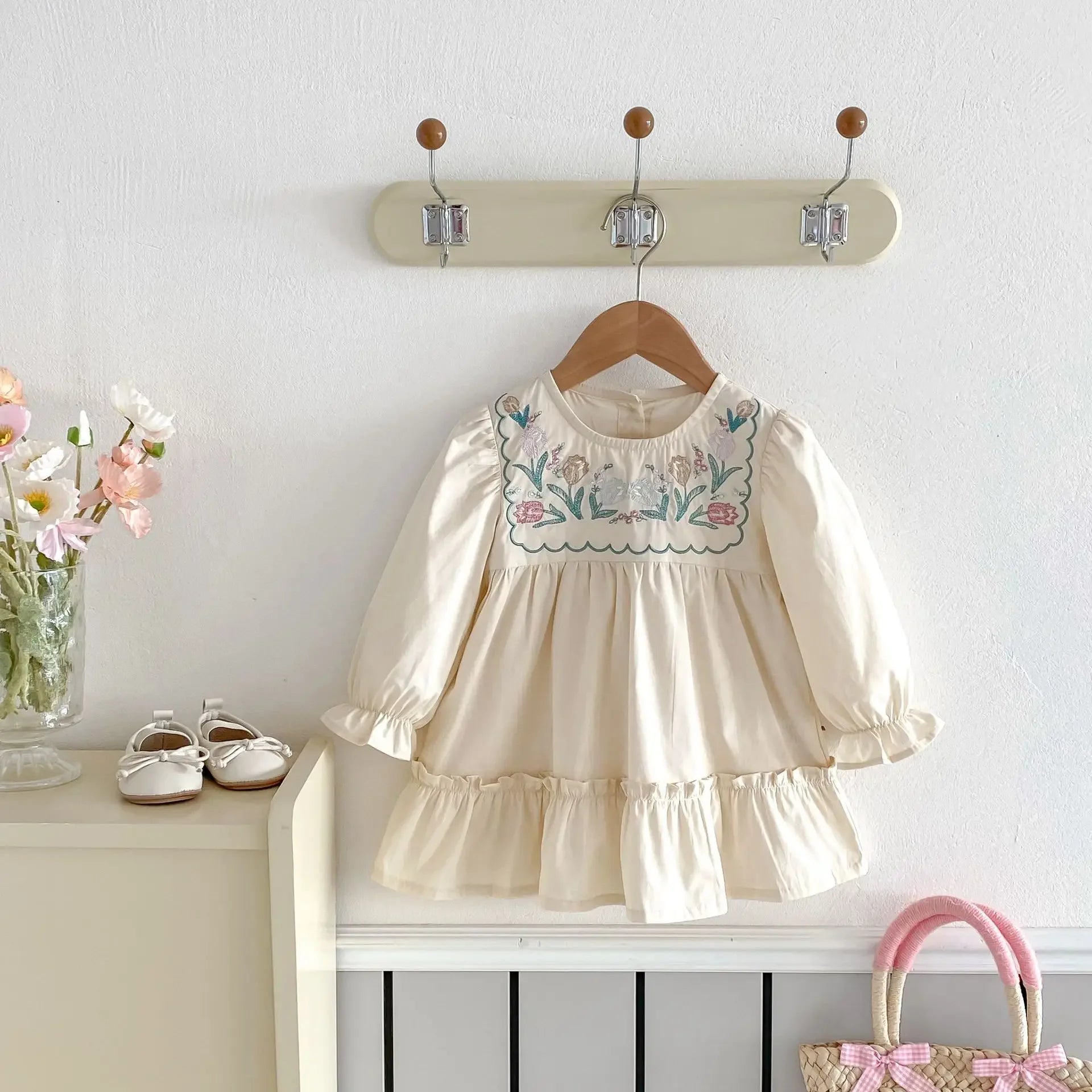 2025 Spring Children's Clothing Girls Casual Dress Puff Sleeved Embroidered Kid's O-neck Princess Dress 1-6Y Girls