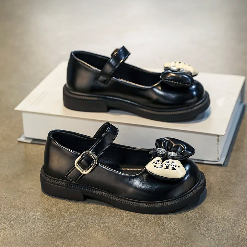 Stijlvolle leren strikschoenen voor meisjes, lente 2025, nieuwe mode, prinsessenschoenen voor bruiloften, kinderen, antislip, zachte zool, Mary Janes