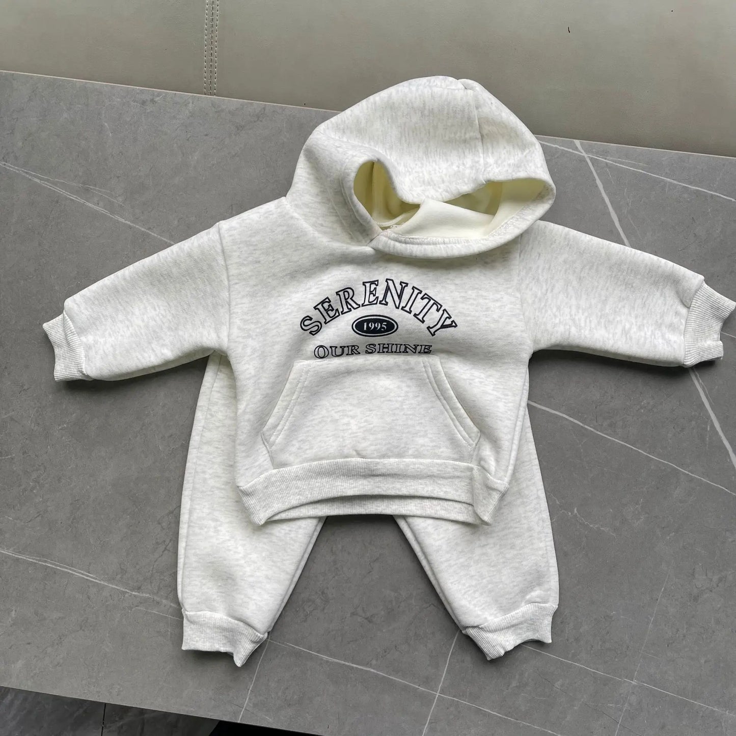 2025 Herfst Winter Nieuwe Baby Letter Print Hooded Sweatshirt + Sweatbroek 2PCS Pak Jongens Meisjes Casual Sportset Kinderoutfits 1-3Y