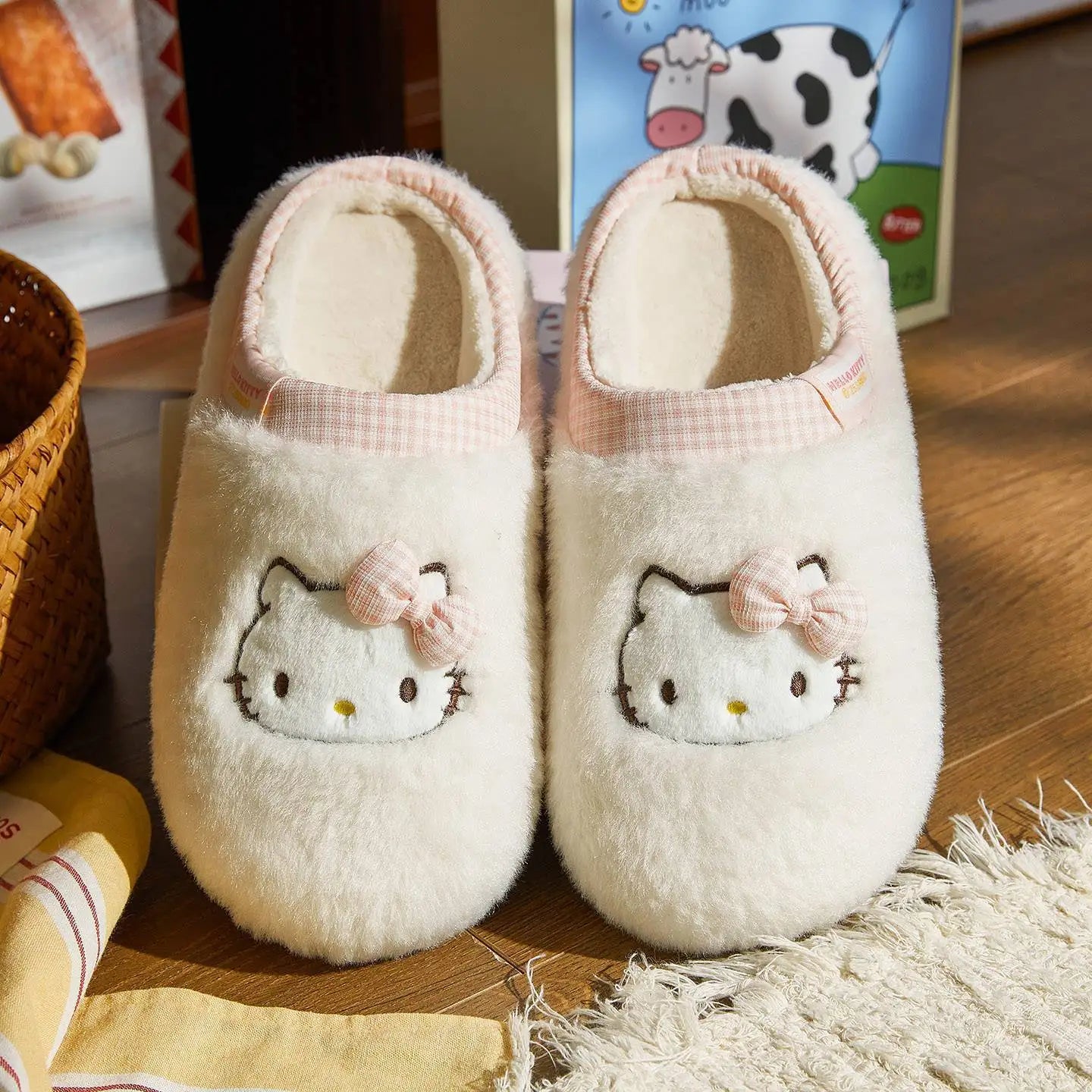 Kids' Slippers House Shoes Cotton Hello Kitty Winter Shoes Warm Anti-Slip Soft Bottom Shoes For Girls Size 36-41