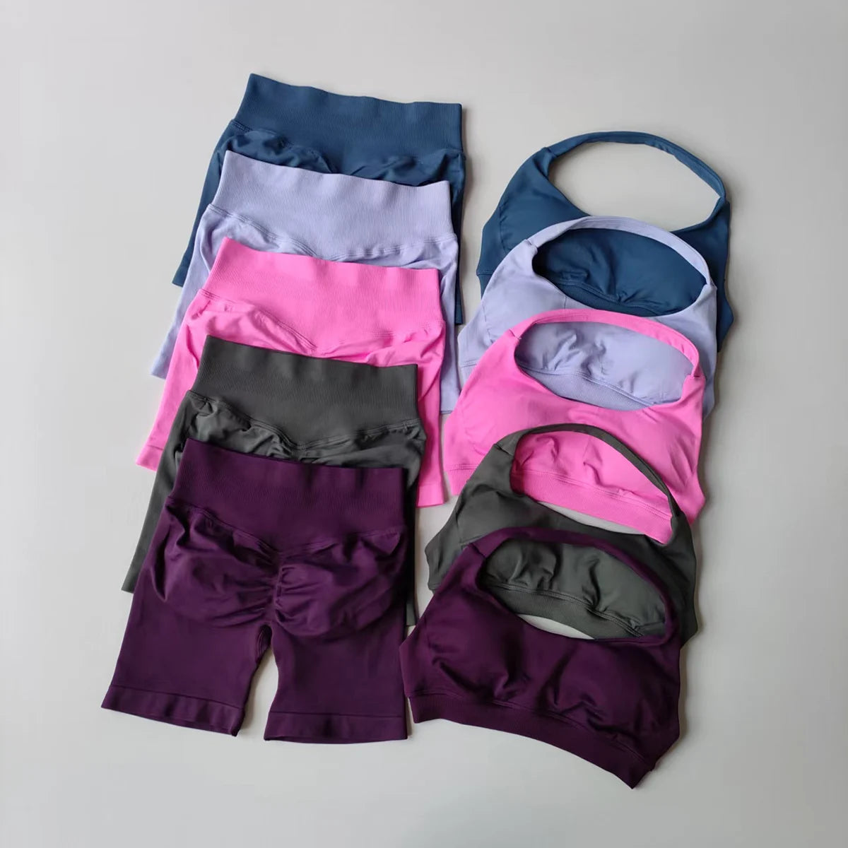 2-delige yogapak voor vrouwen Naadloze fitnesskleding Halter sportbeha Bijpassende impact shorts Trainingssets Gymset Outfit