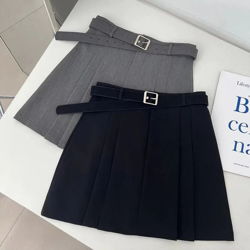 Preppy stijl A-lijn rok voor vrouwen Zomer Nieuwe hoge taille Zwart Grijs geplooide rokken Vrouwelijke casual studenten minirokken