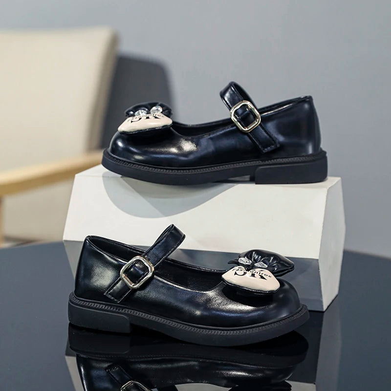Stijlvolle leren strikschoenen voor meisjes, lente 2025, nieuwe mode, prinsessenschoenen voor bruiloften, kinderen, antislip, zachte zool, Mary Janes