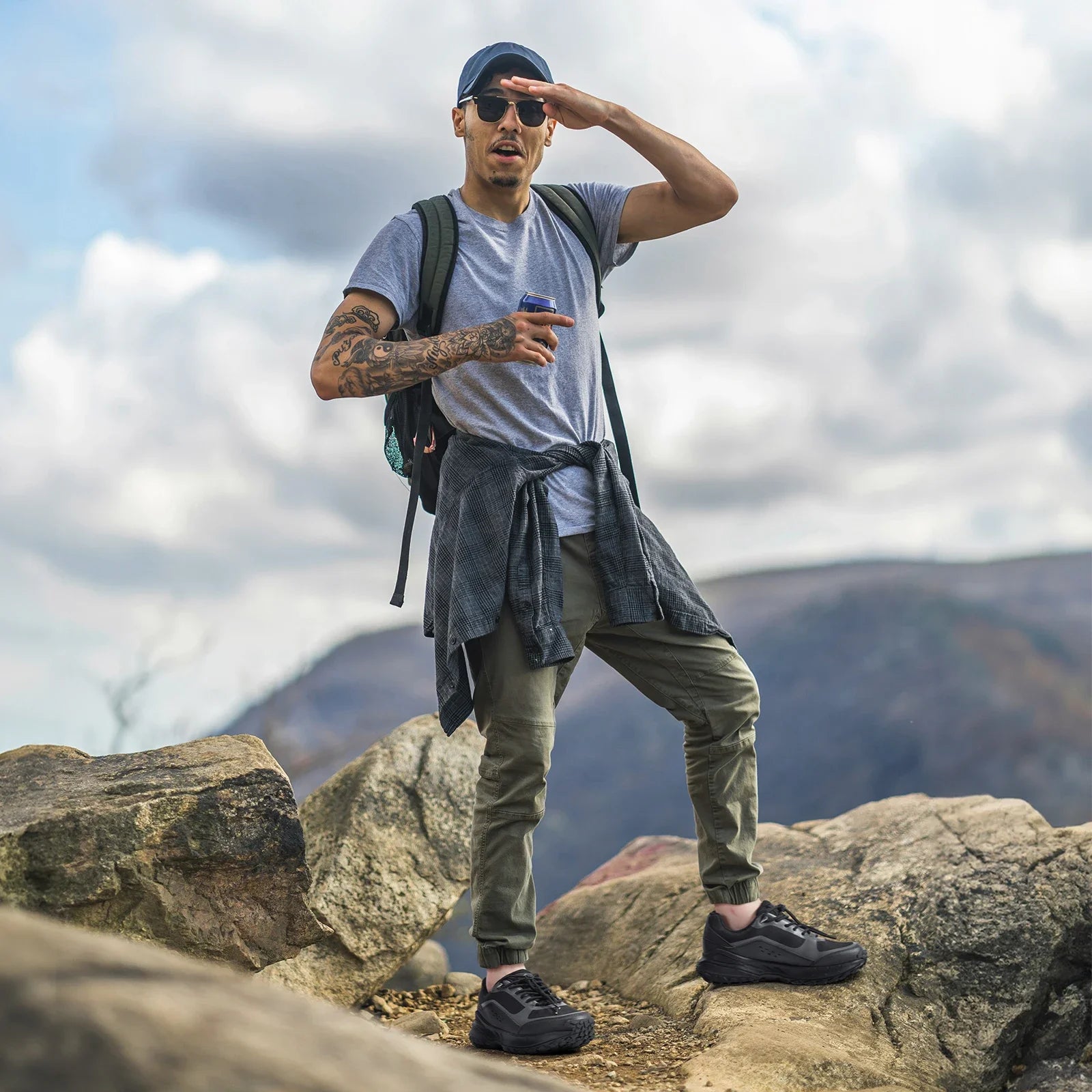 Men's Extra Wide Walking Training Shoes Hiking Shoes Lightweight Casual Non-Slip Sports Shoes For Mountaineering