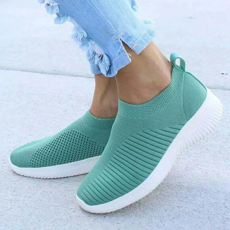 Fashion Casual Shoes 2025 New Women's Sneakers Walking Flat Women Sneakers Slip On Plus Size Ladies Vulcanize Shoes Woman Shoes